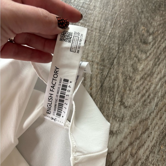 NWT English Factory White Pleated Skort Skirt Size Large - Picture 4 of 7